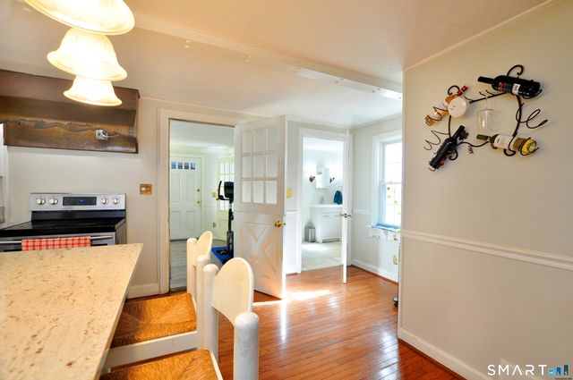 6 Raymond Road, Avon, CT 06001