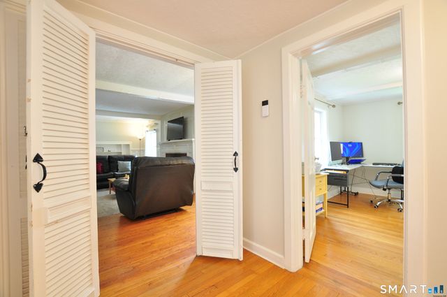 6 Raymond Road, Avon, CT 06001
