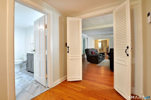 6 Raymond Road, Avon, CT 06001