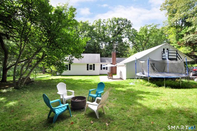 6 Raymond Road, Avon, CT 06001