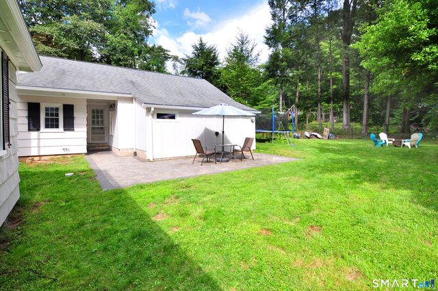 6 Raymond Road, Avon, CT 06001