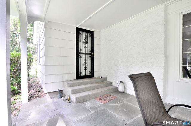 6 Raymond Road, Avon, CT 06001