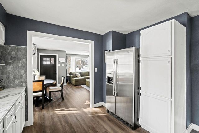 808 Manor DRIVE, Silver Lake, WI 53170