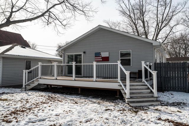 808 Manor DRIVE, Silver Lake, WI 53170