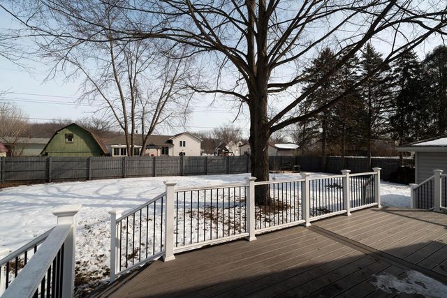 808 Manor DRIVE, Silver Lake, WI 53170