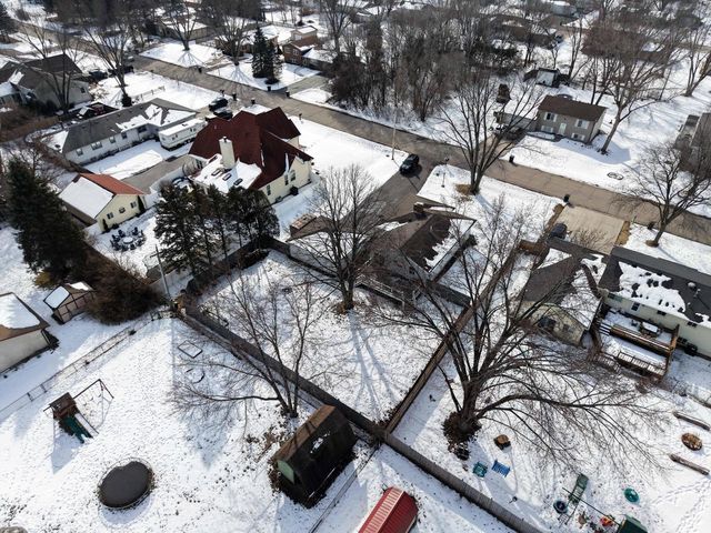 808 Manor DRIVE, Silver Lake, WI 53170