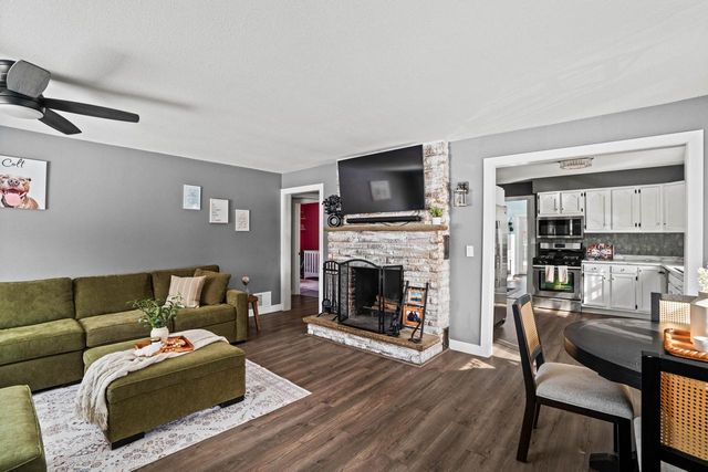 808 Manor DRIVE, Silver Lake, WI 53170