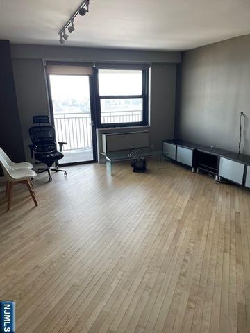 7855 Boulevard E 11E, North Bergen, NJ 07047