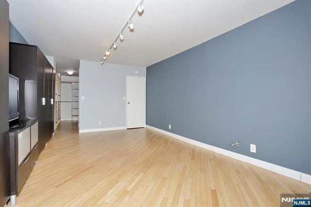 7855 Boulevard E 11E, North Bergen, NJ 07047