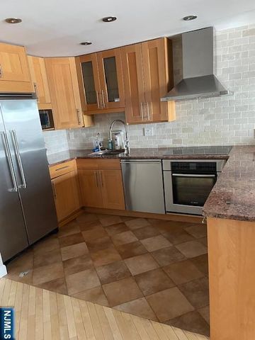 7855 Boulevard E 11E, North Bergen, NJ 07047