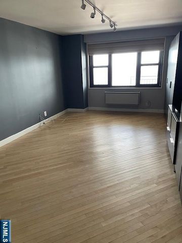 7855 Boulevard E 11E, North Bergen, NJ 07047