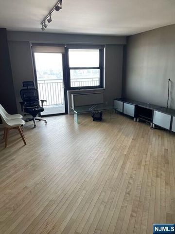 7855 Boulevard E 11E, North Bergen, NJ 07047