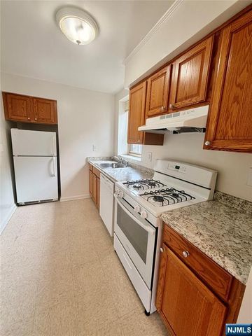 88 Clinton Place A10, Hackensack, NJ 07601