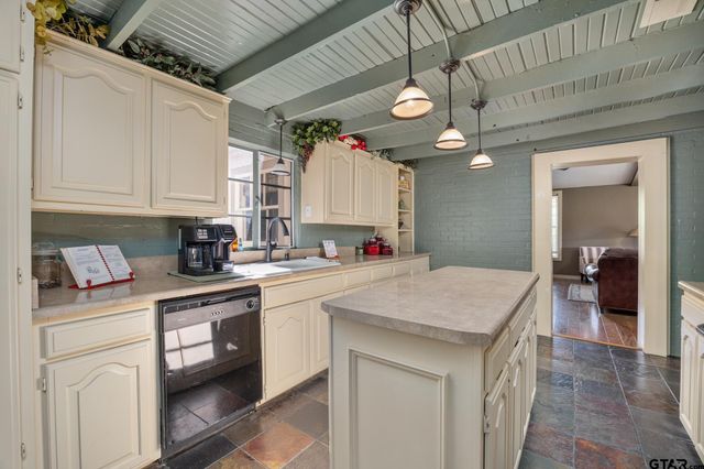 20620 W Grove Club Lake Rd, Whitehouse, TX 75791