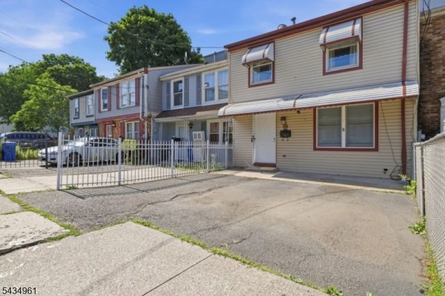 142 Pearl St, Paterson City, NJ 07501
