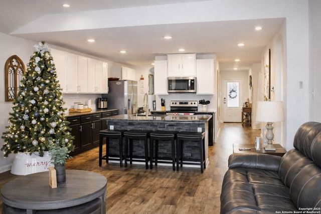 7427 Equinox Corner, San Antonio, TX 78252