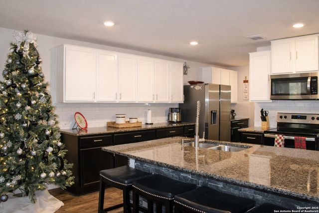 7427 Equinox Corner, San Antonio, TX 78252