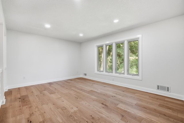 1521 Archwood Road, Hopkins, MN 55305