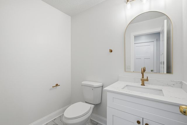 1521 Archwood Road, Hopkins, MN 55305