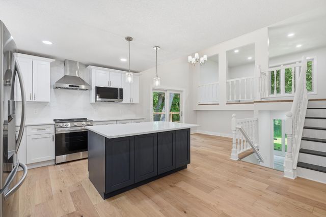 1521 Archwood Road, Hopkins, MN 55305