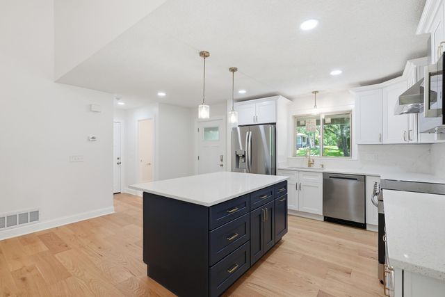 1521 Archwood Road, Hopkins, MN 55305