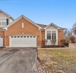 47 Regent Drive, Gilberts, IL 60136