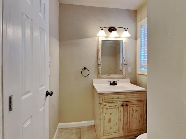 305 Sherbrooke Court, Pasadena, TX 77503