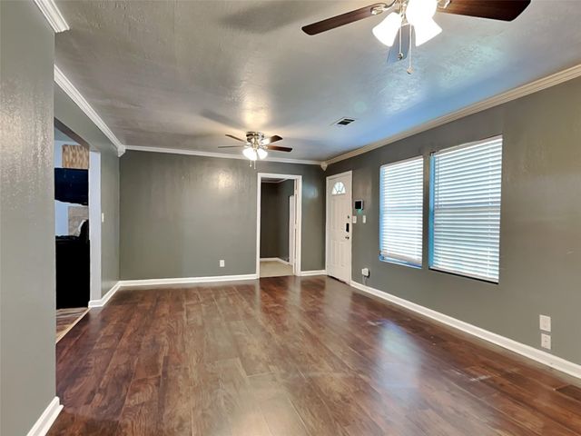 305 Sherbrooke Court, Pasadena, TX 77503