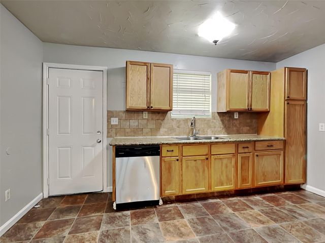 305 Sherbrooke Court, Pasadena, TX 77503