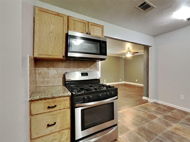 305 Sherbrooke Court, Pasadena, TX 77503