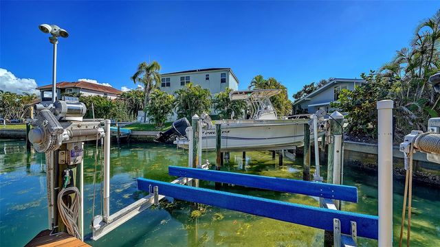 1005 BOGEY LANE, Longboat Key, FL 34228