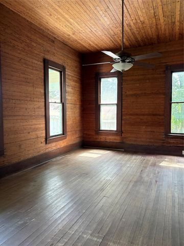 213 W Abbey Street, Livingston, TX 77351