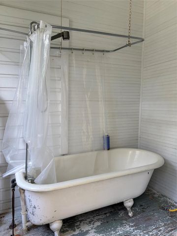 213 W Abbey Street, Livingston, TX 77351