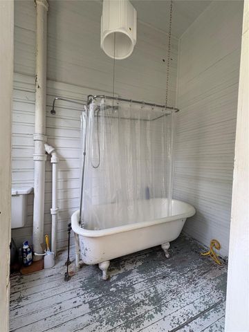 213 W Abbey Street, Livingston, TX 77351