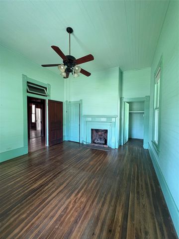 213 W Abbey Street, Livingston, TX 77351