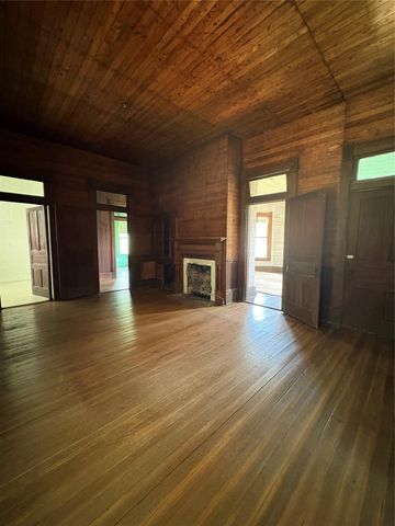 213 W Abbey Street, Livingston, TX 77351