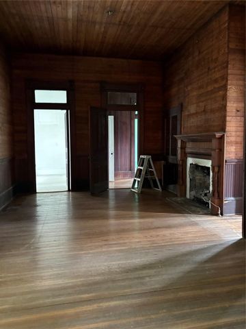 213 W Abbey Street, Livingston, TX 77351