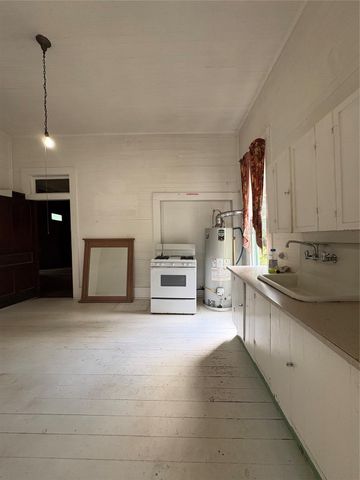 213 W Abbey Street, Livingston, TX 77351