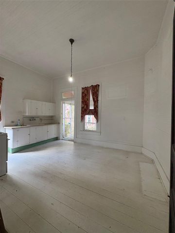213 W Abbey Street, Livingston, TX 77351