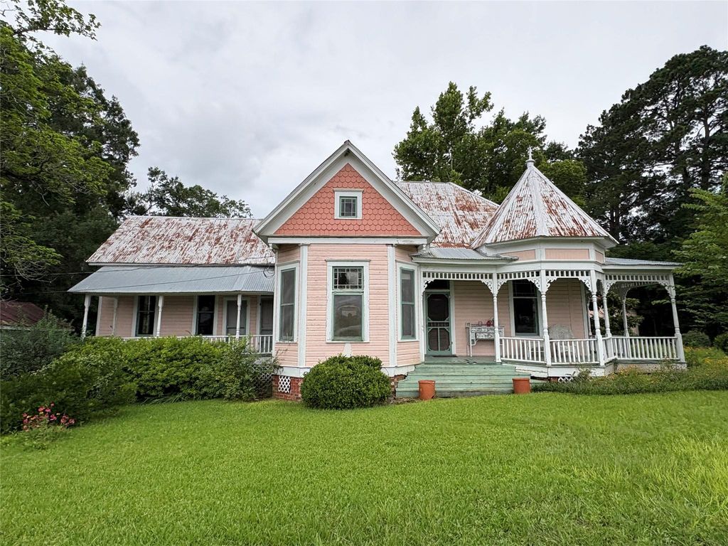 213 W Abbey Street, Livingston, TX 77351