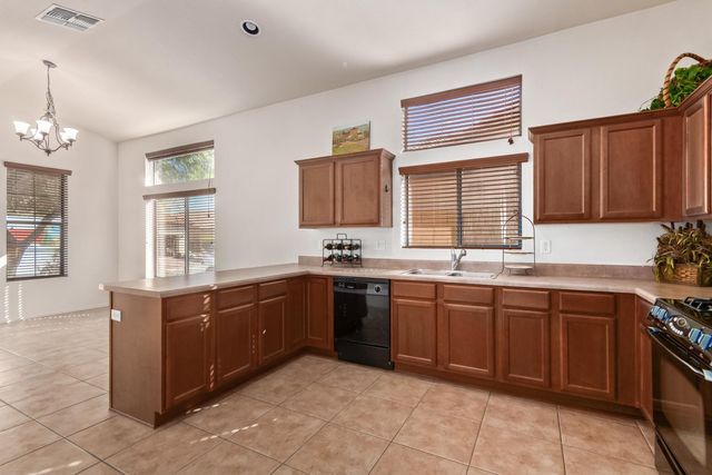 6850 E Pearl Street, Mesa, AZ 85207