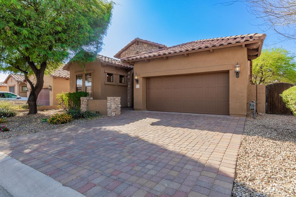 6850 E Pearl Street, Mesa, AZ 85207