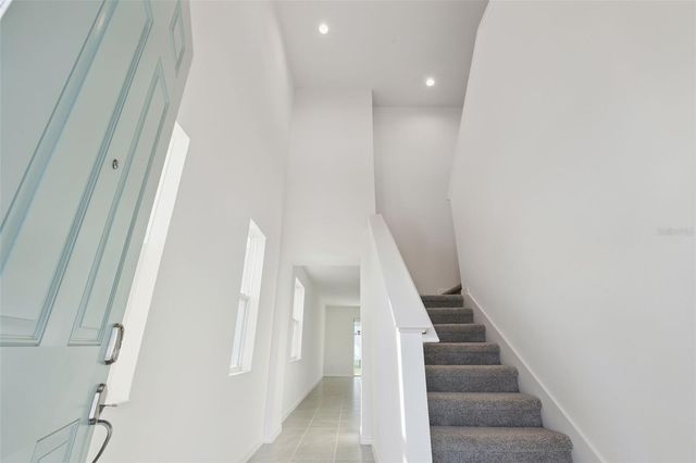 7028 ROLLING LEAF ROAD, Groveland, FL 34736