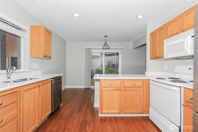 9002 161st Street E, Puyallup, WA 98375