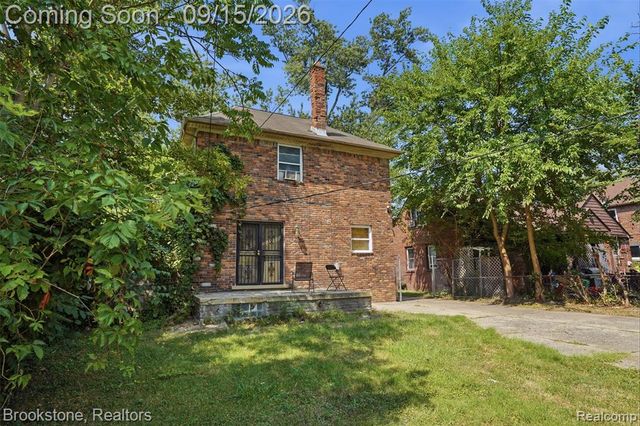 16524 Pierson Street, Detroit, MI 48219