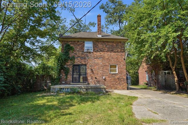 16524 Pierson Street, Detroit, MI 48219