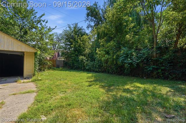 16524 Pierson Street, Detroit, MI 48219