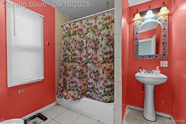 16524 Pierson Street, Detroit, MI 48219