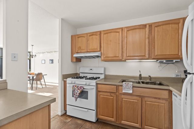 6700 S South Shore Drive 9D-9E, Chicago, IL 60649