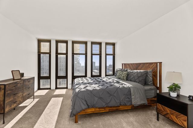 6700 S South Shore Drive 9D-9E, Chicago, IL 60649